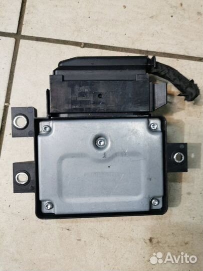 Блок управления ручником Volkswagen Passat