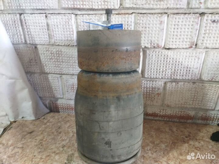 Пневмоподушка со стаканом XF105 DAF