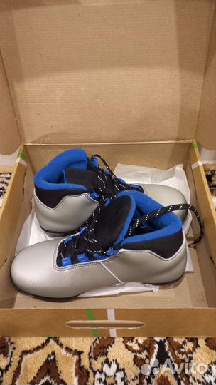 Ботинки лыжные