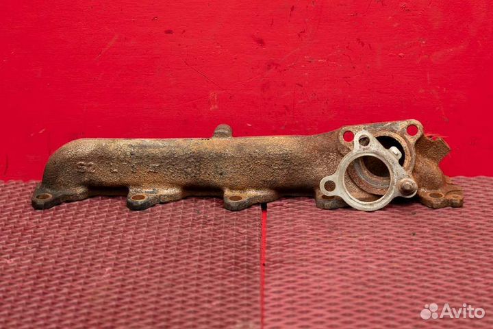 Выпускной коллектор левый Toyota Land Cruiser 200