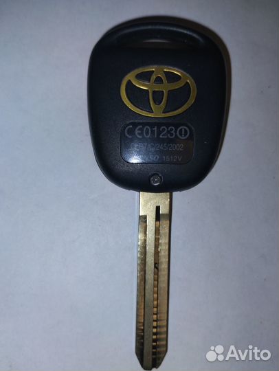 Ключ Toyota Avensis Valeo Оригинал