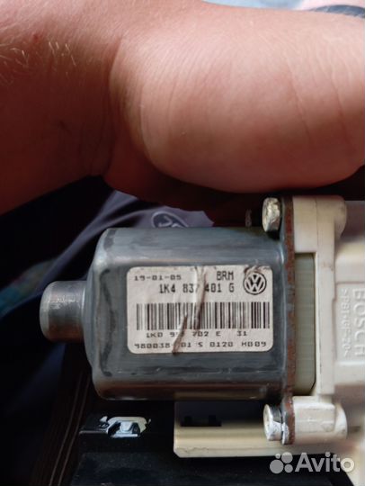 Мотор стеклоподъемника Лево Перед golf 5