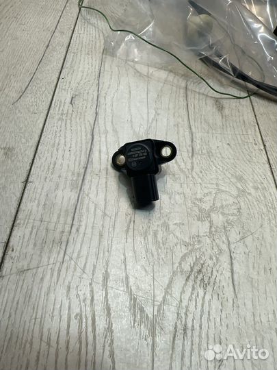 Датчик давления воздуха MB A0061539928