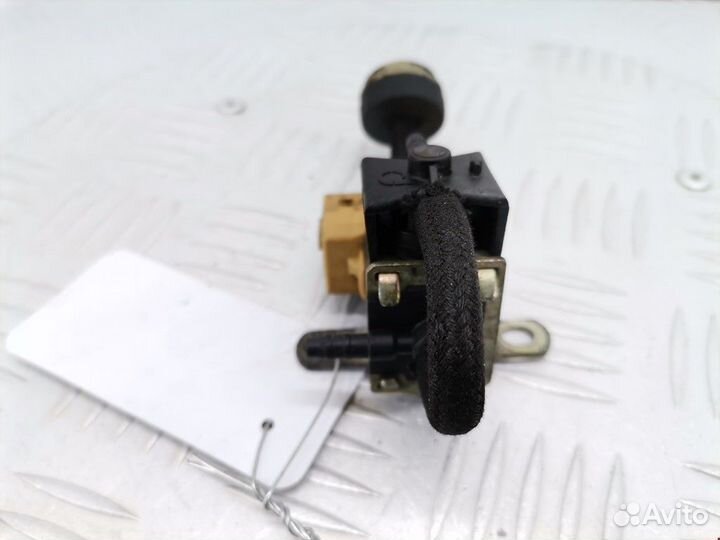 Клапан вакуумного управления Volkswagen Golf 3
