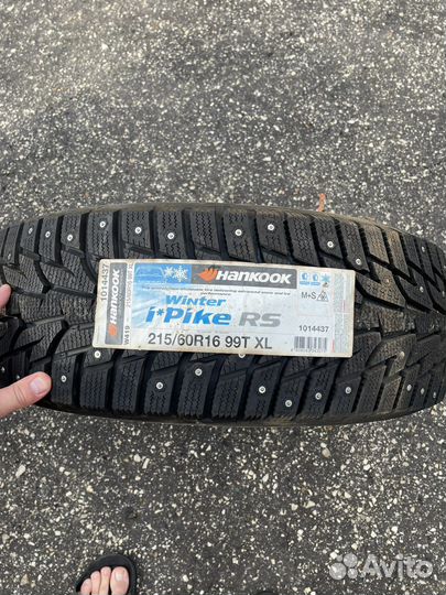 Hankook Winter I'Pike 215/60 R16 99T