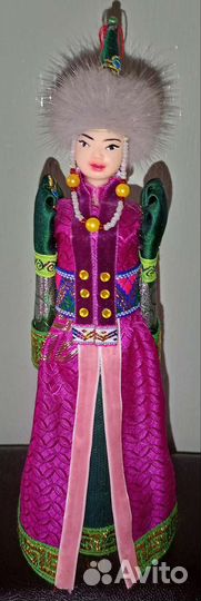Кукла в монгольском костюме