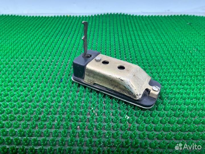 Ручка двери внешняя задняя правая Газ Волга 3110