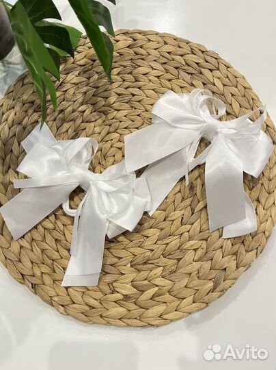 Банты белые для волос на резинке девочке