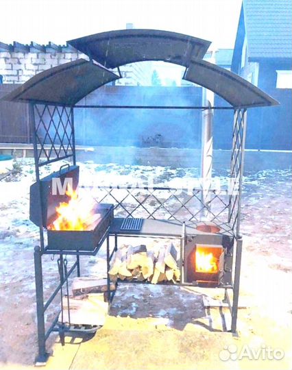 Мангал с крышей