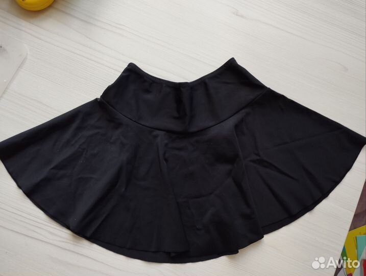 Гимнастический купальник с юбкой