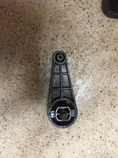 Подушка кпп Шевроле Лачетти