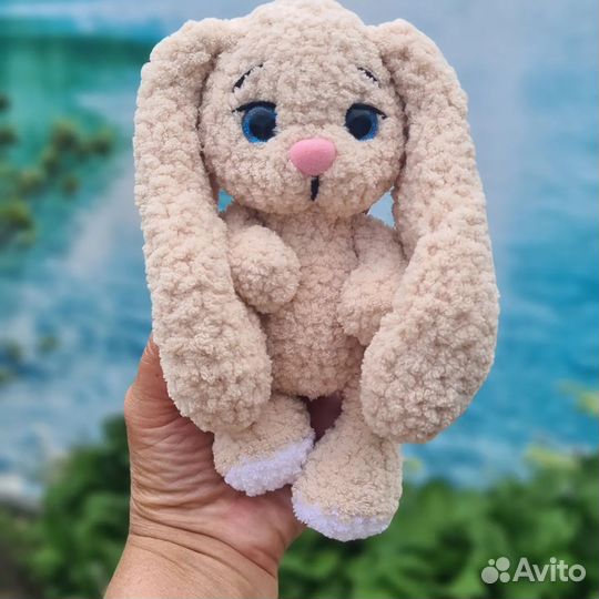 Заяц, зайка вязаный. Амигуруми