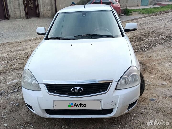 LADA Priora 1.6 МТ, 2010, битый, 300 000 км