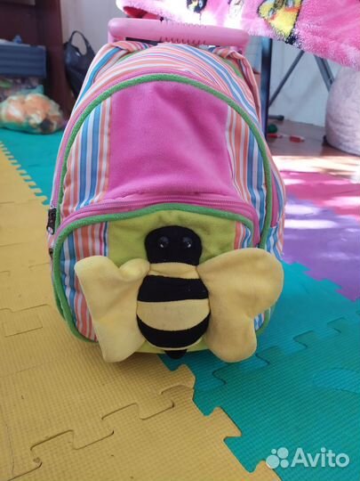 Чемодан рюкзак на колесах детский