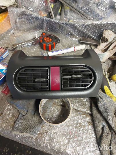 Центральный воздуховод на Opel Corsa C