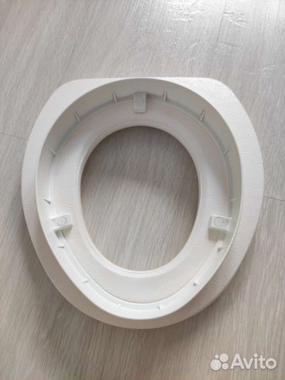 Детское сиденье на унитаз