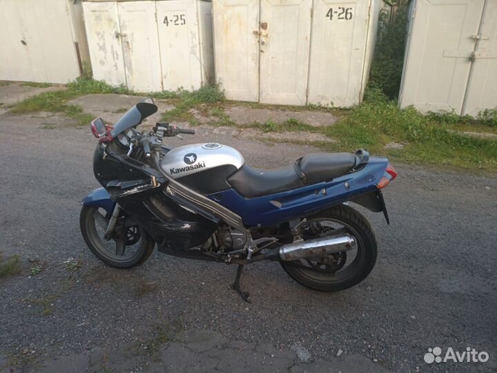 Kawasaki zzr-250