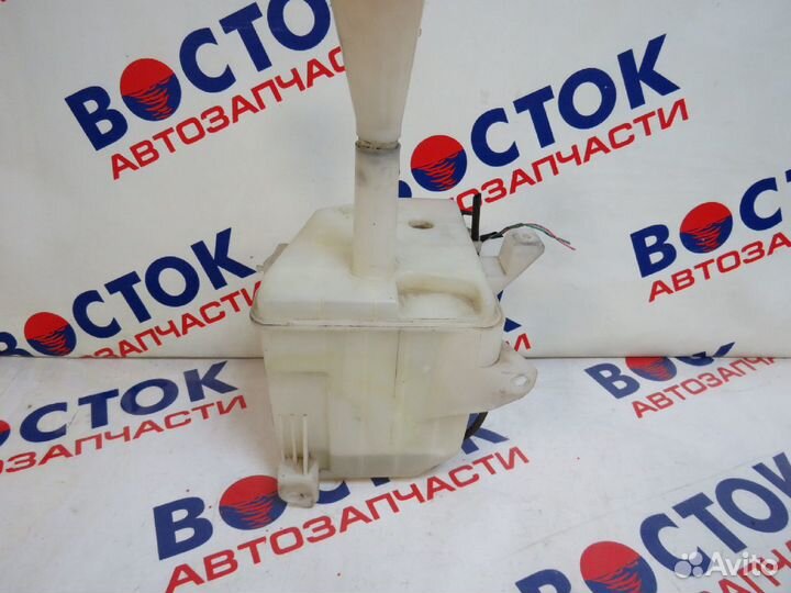 Бачок омывателя nissan sunny B14, SB14, HB14, SNB1