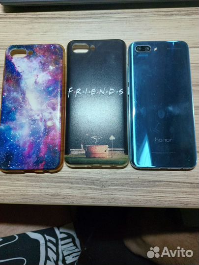 Телефон Honor 10