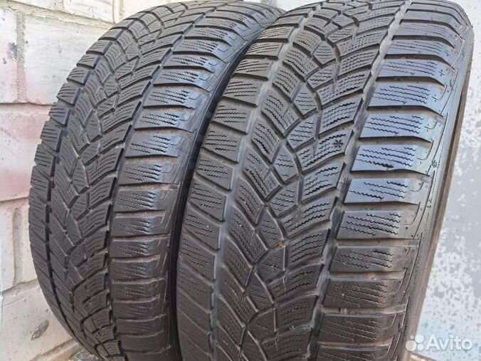 Goodyear UltraGrip Performance 225/50 R17 98V