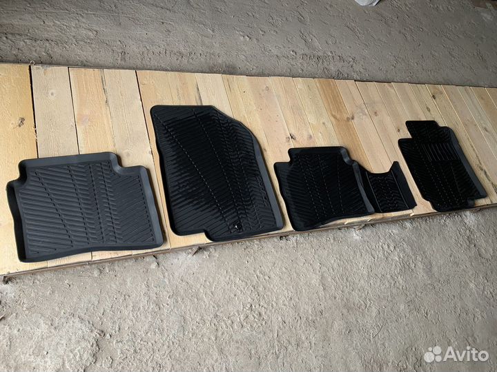 Автомобильные коврики резиновые