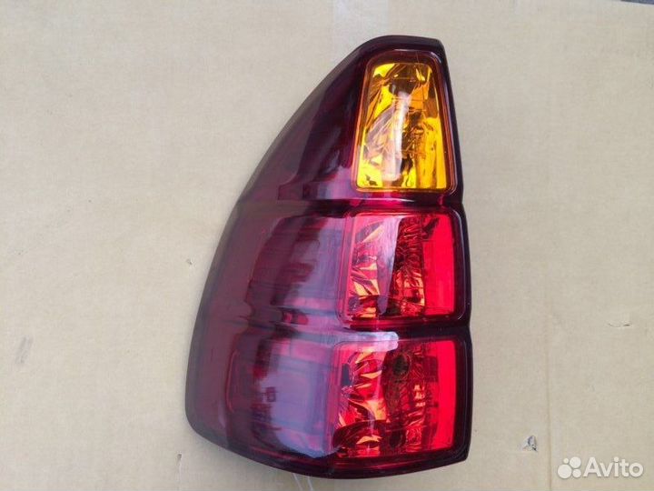Фонарь задний левый задний левый Lexus Gx470 120