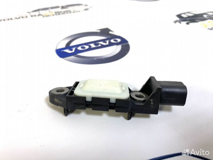 Датчик удара правый Volvo XC90 2002-2014