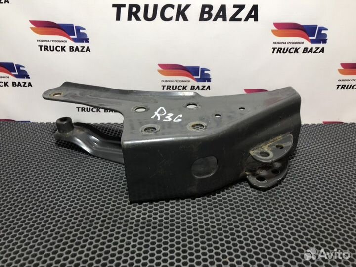 Кронштейн замка кабины правый Renault T