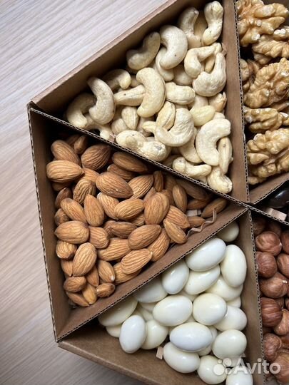 Подарочный набор орехов
