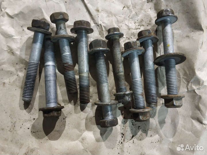 Болт сход-развальный Chevrolet Captiva