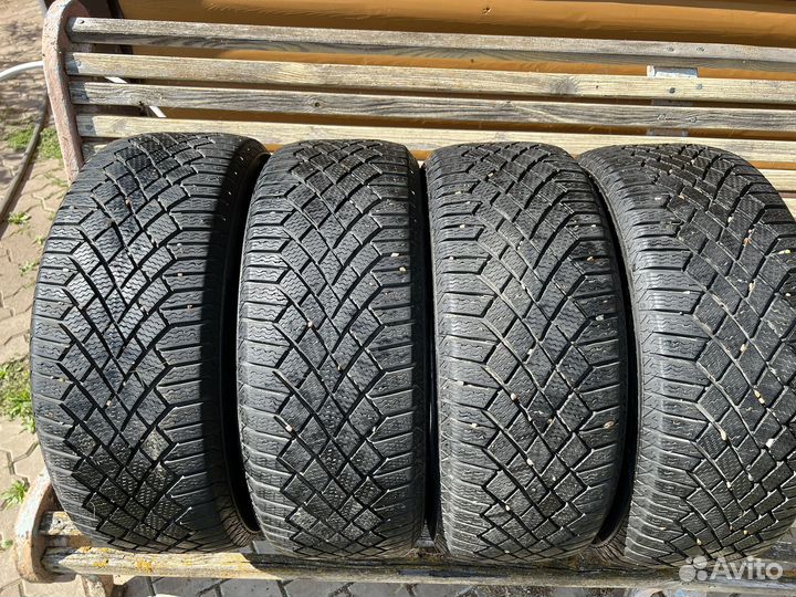 Continental ContiVikingContact 7 225/55 R17