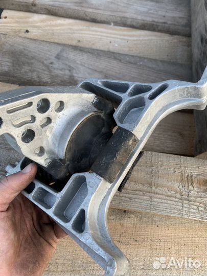 Подушка двигателя mazda 3 bl