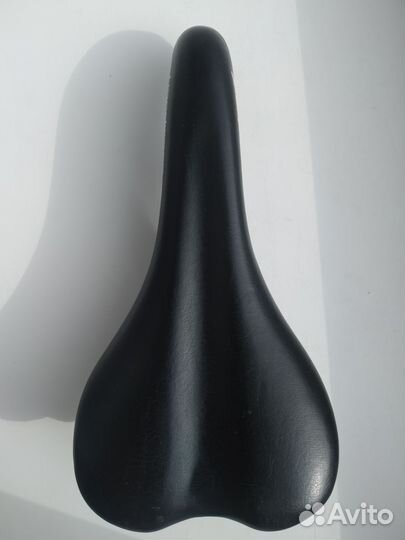 Седло для велосипеда спортивное