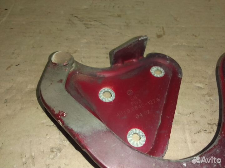 Петля капота левая Skoda Felicia