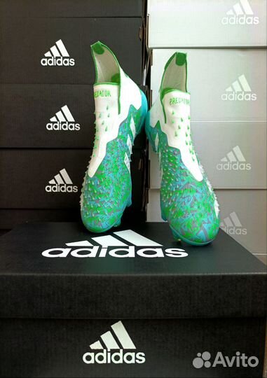 Бутсы adidas predator зелёные