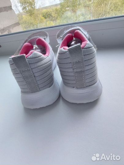 Кроссовки детские