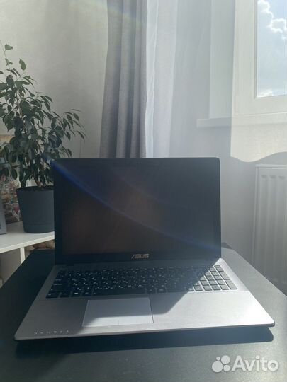 Ноутбук asus X550C