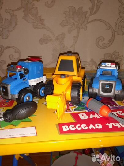 Разборные полицейские машинки и трактор-пила