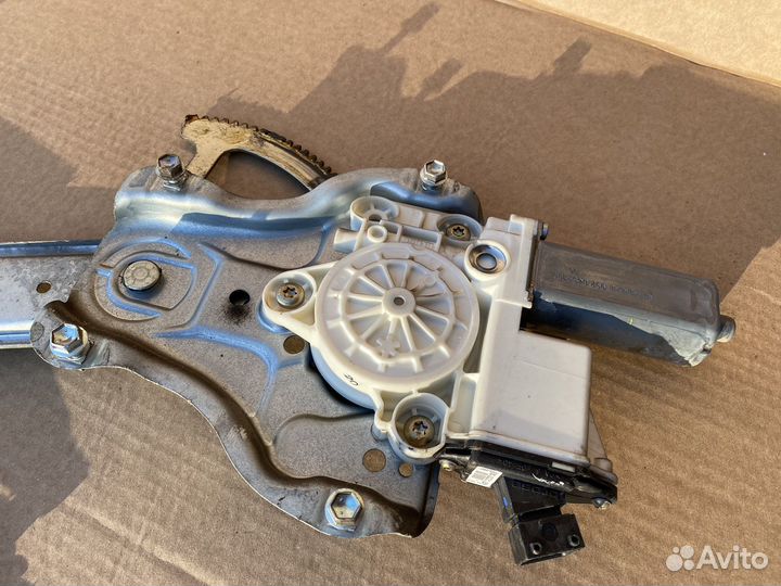 Стеклоподъемник передний левый Toyota Corolla E12