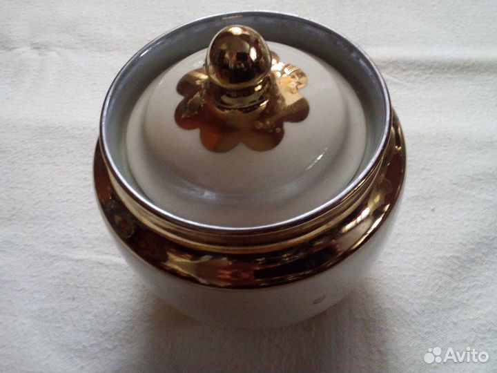 Продаётся сахарница