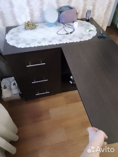 Маникюрный стол складной бу