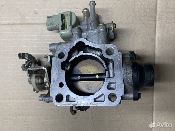 Дроссельная заслонка Toyota Carina E