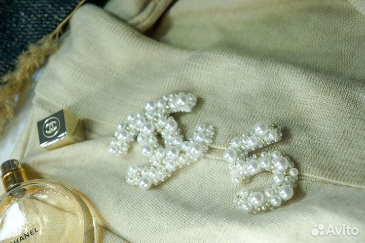 Сет брошей в стиле Chanel