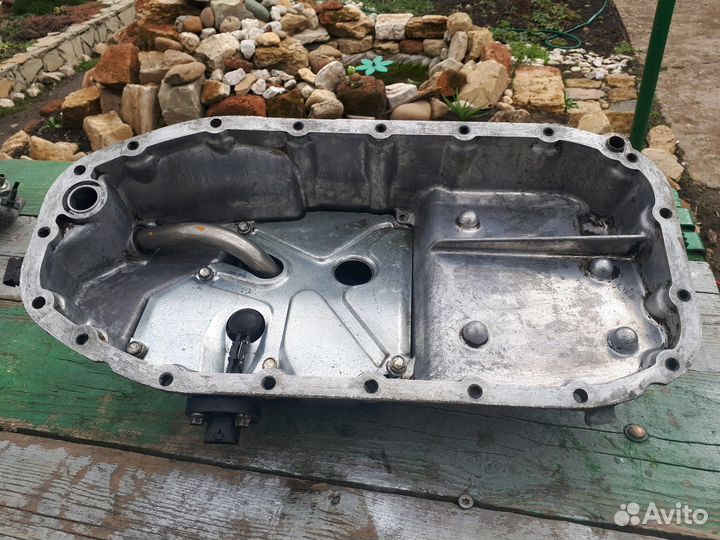 Поддон Сааб 9000