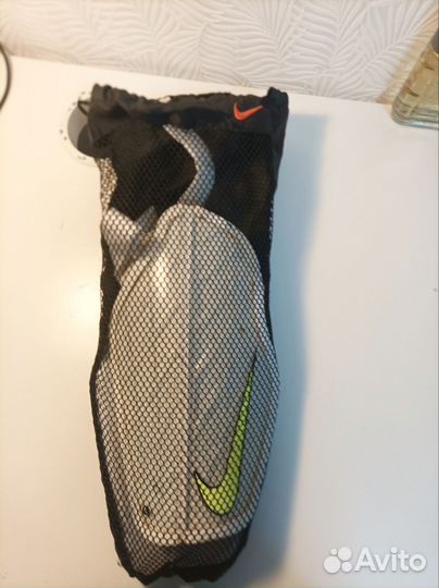 Щитки футбольные nike