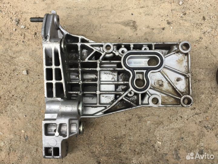 Кронштейн крепления генератора BMW 7 E65 E66