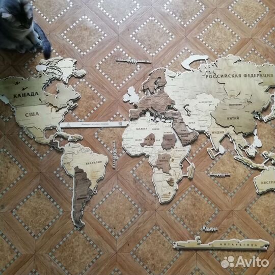 Карта мира из дерева на стену