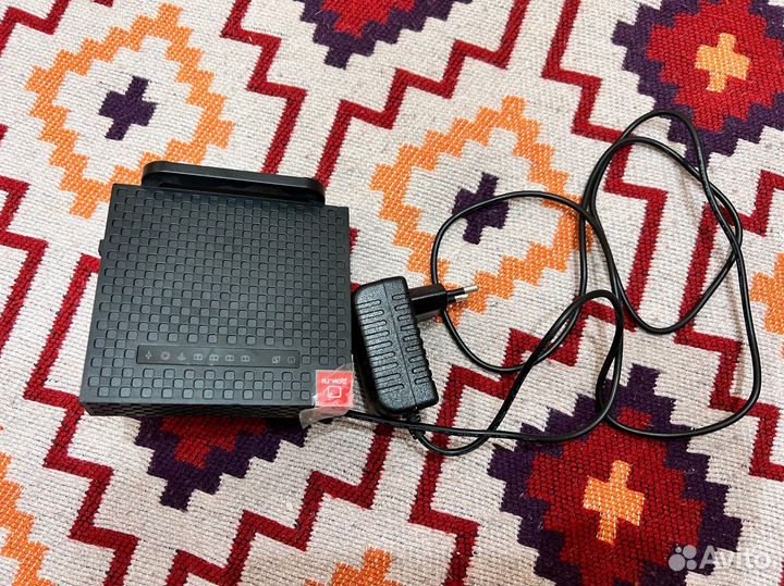 Коммутатор TP-link TL-SF1005D и WiFi роутер ZTE