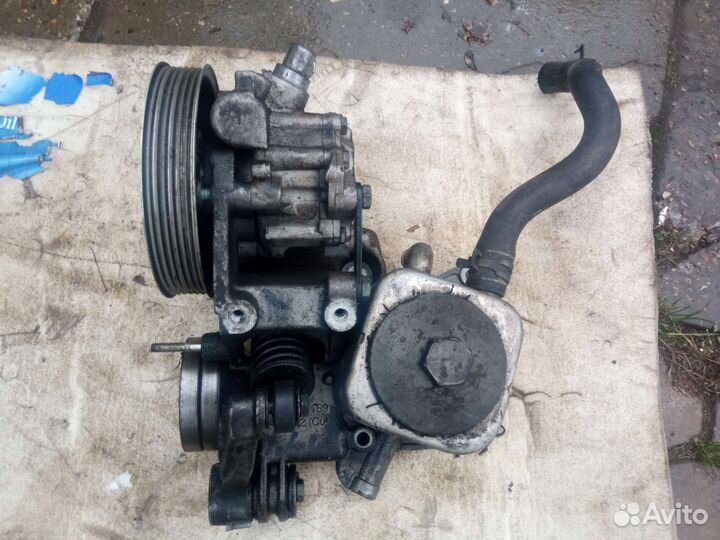 Кронштейн гура с двс 2,5л аке ауди а6