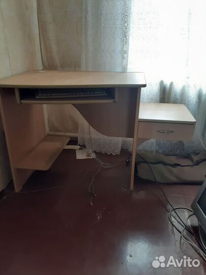 Компьютерный стол